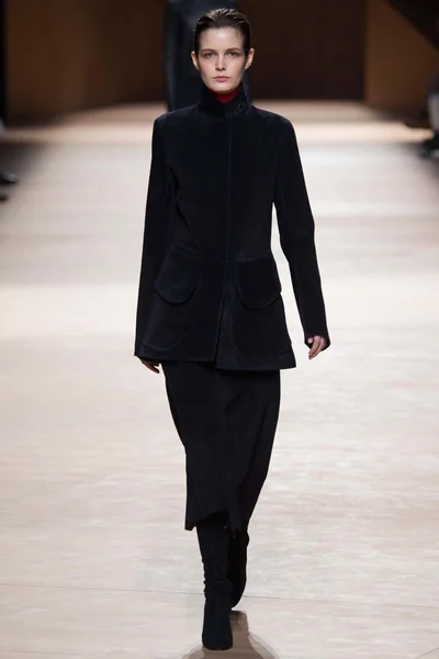 Look 11